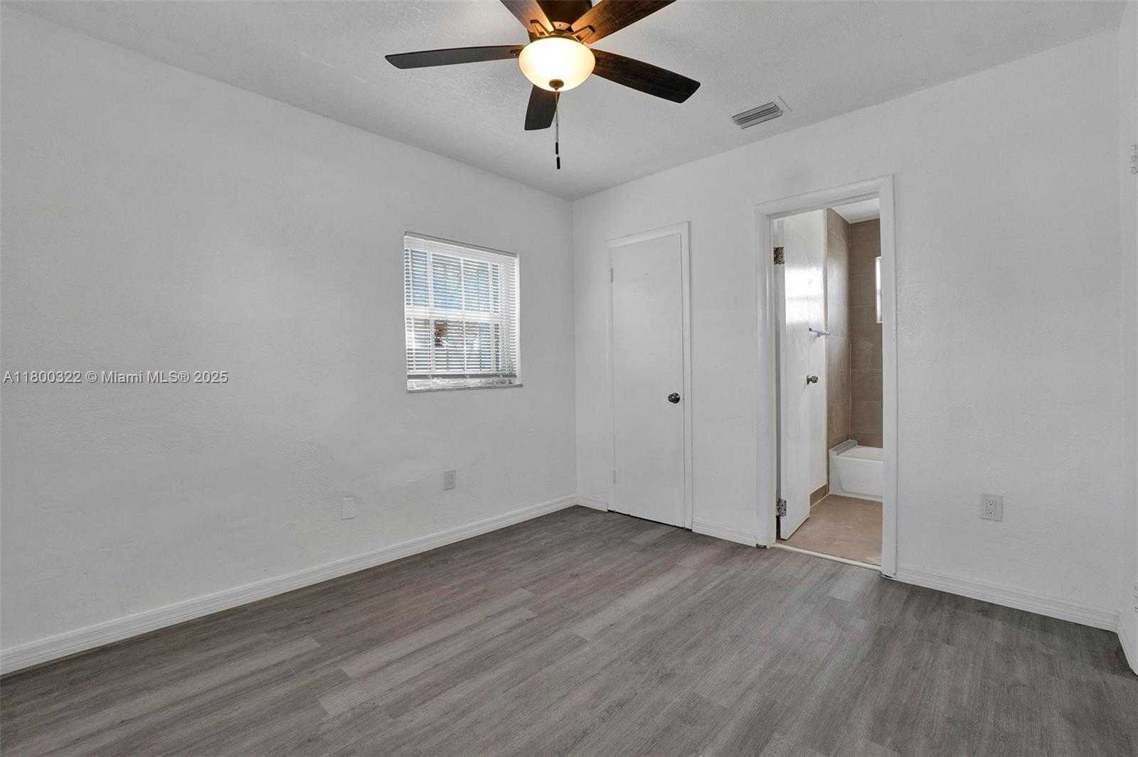 Small Image of 3051 NORTH WEST 77TH ST, Miami Number 22