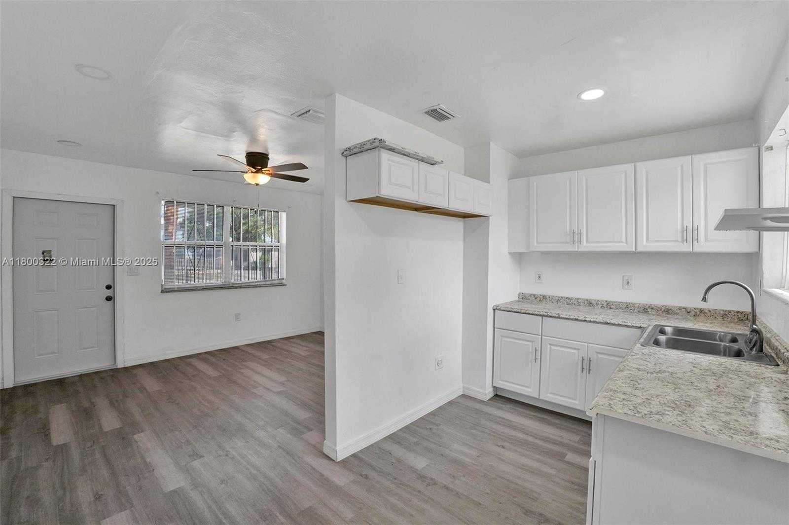 Small Image of 3051 NORTH WEST 77TH ST, Miami Number 24
