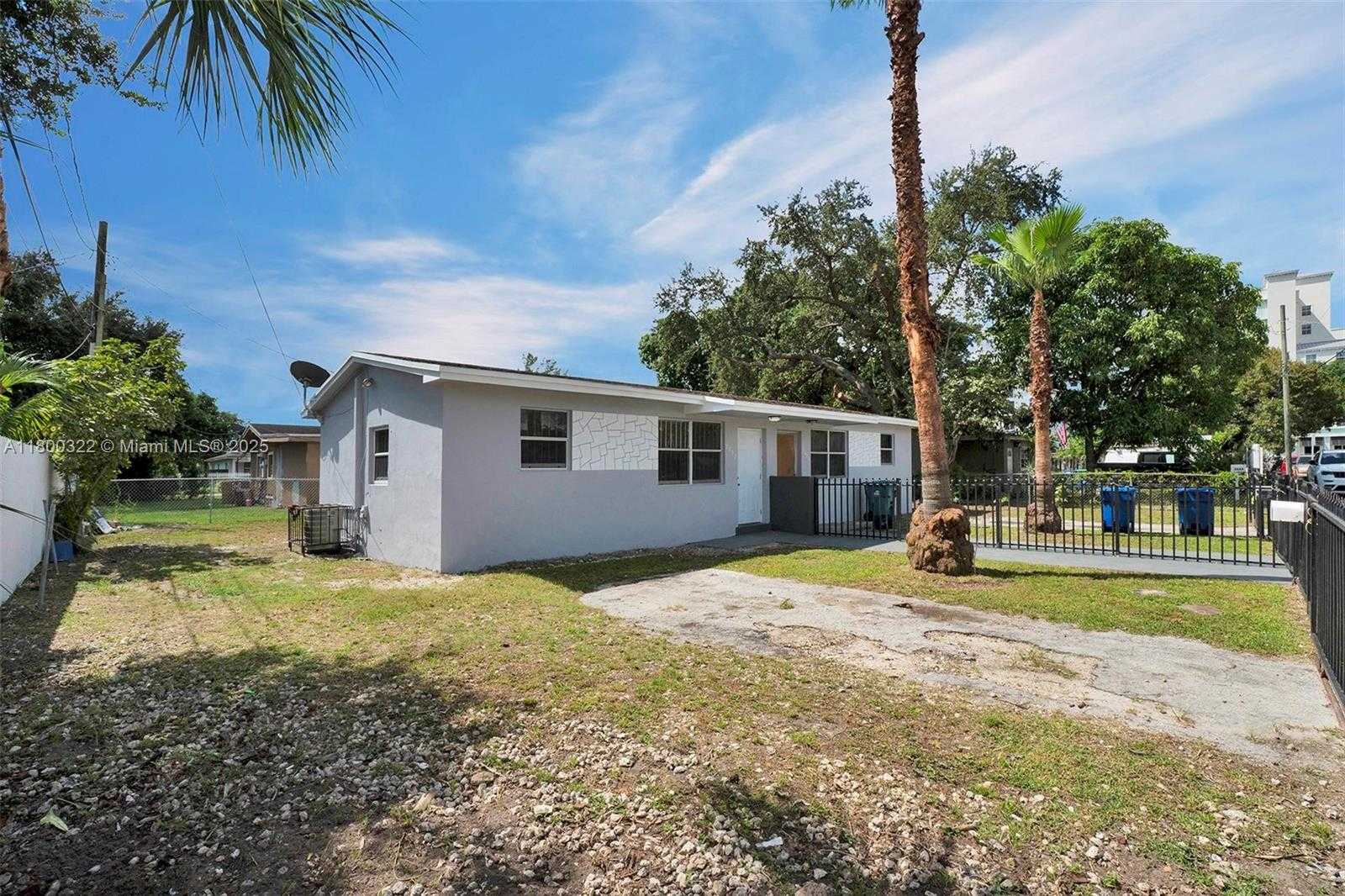 Small Image of 3051 NORTH WEST 77TH ST, Miami Number 27