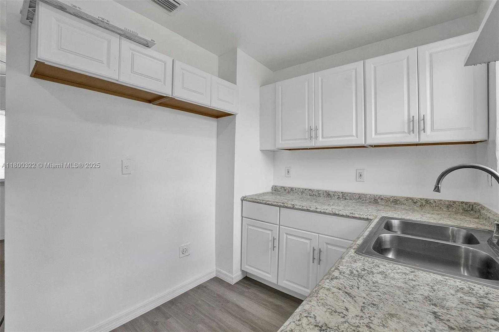 Small Image of 3051 NORTH WEST 77TH ST, Miami Number 31