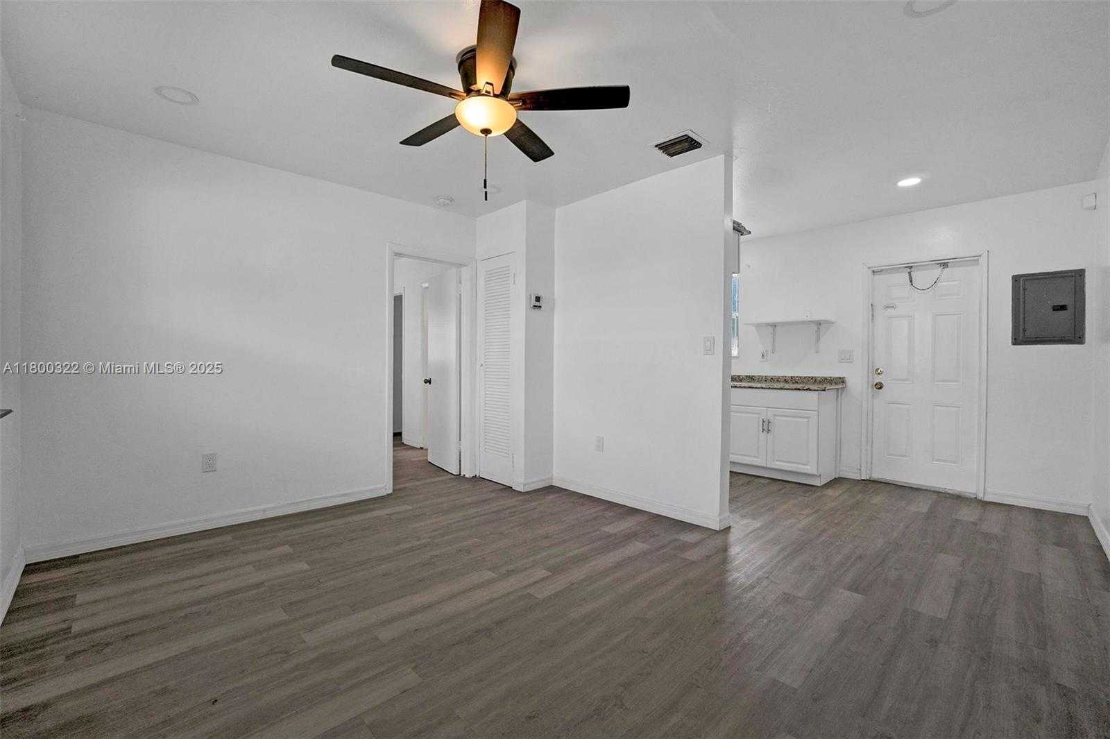 Small Image of 3051 NORTH WEST 77TH ST, Miami Number 34