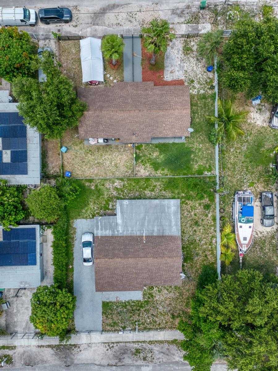 Small Image of 3051 NORTH WEST 77TH ST, Miami Number 4
