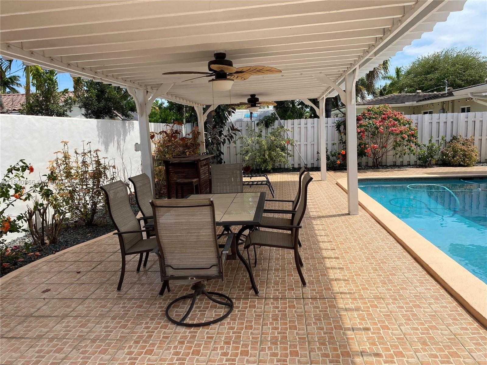 Small Image of 5284 NORTH EAST 18TH TERRACE, Fort Lauderdale Number 7