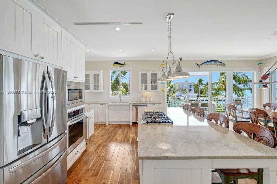 Small Image of 162 BAYVIEW DR, Islamorada Number 14