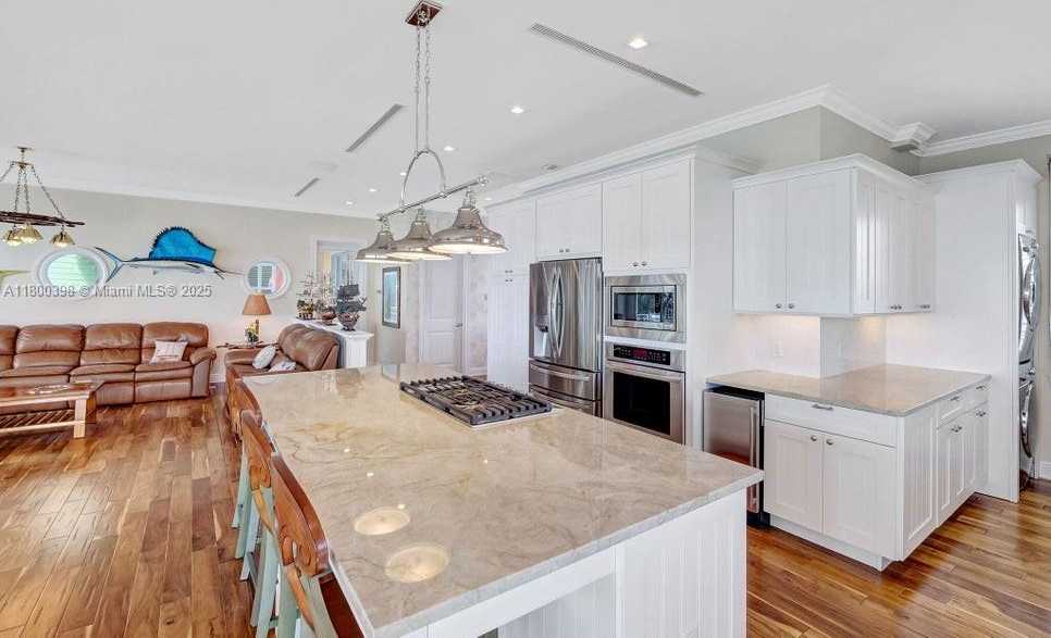 Small Image of 162 BAYVIEW DR, Islamorada Number 16