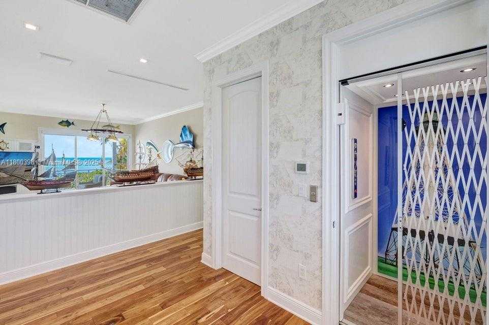 Small Image of 162 BAYVIEW DR, Islamorada Number 20