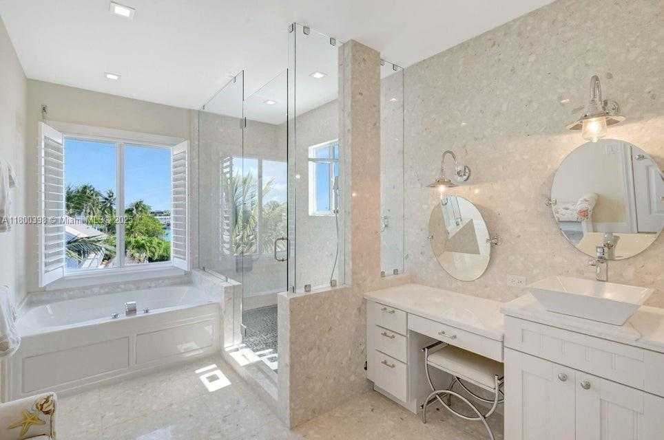 Small Image of 162 BAYVIEW DR, Islamorada Number 24