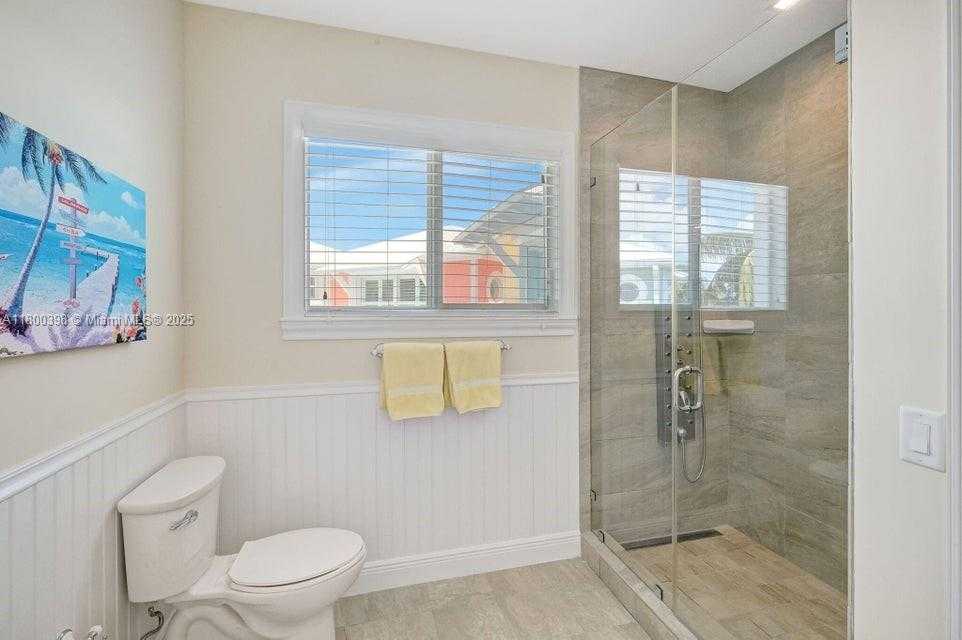 Small Image of 162 BAYVIEW DR, Islamorada Number 28