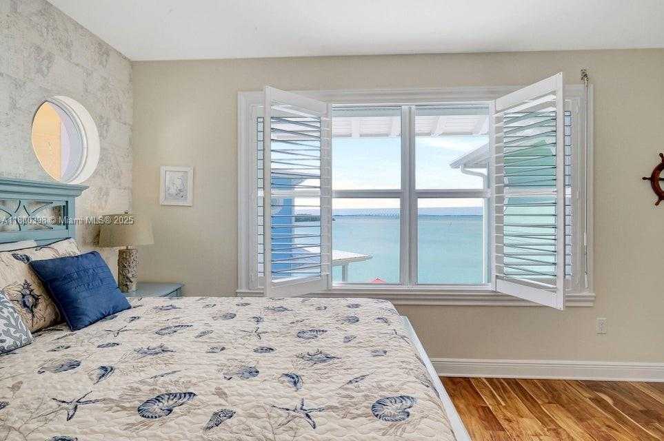 Small Image of 162 BAYVIEW DR, Islamorada Number 31