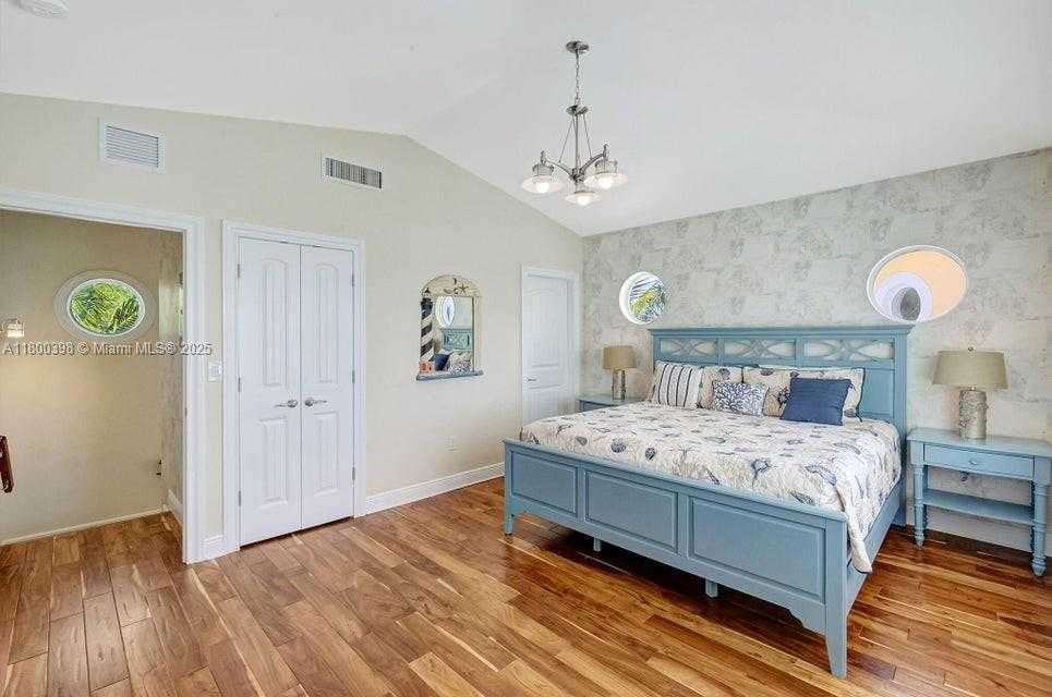 Small Image of 162 BAYVIEW DR, Islamorada Number 33