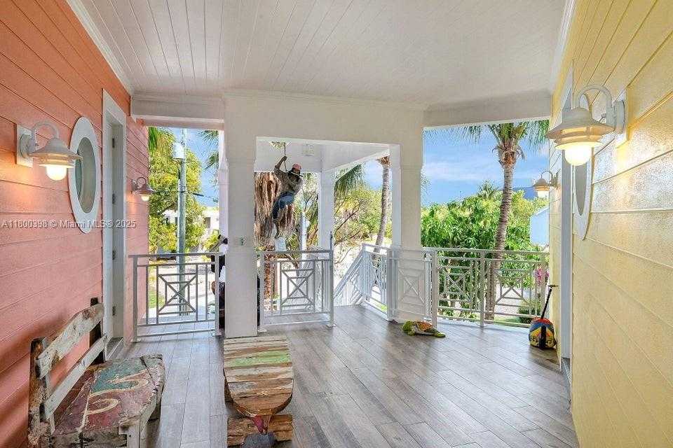 Small Image of 162 BAYVIEW DR, Islamorada Number 44