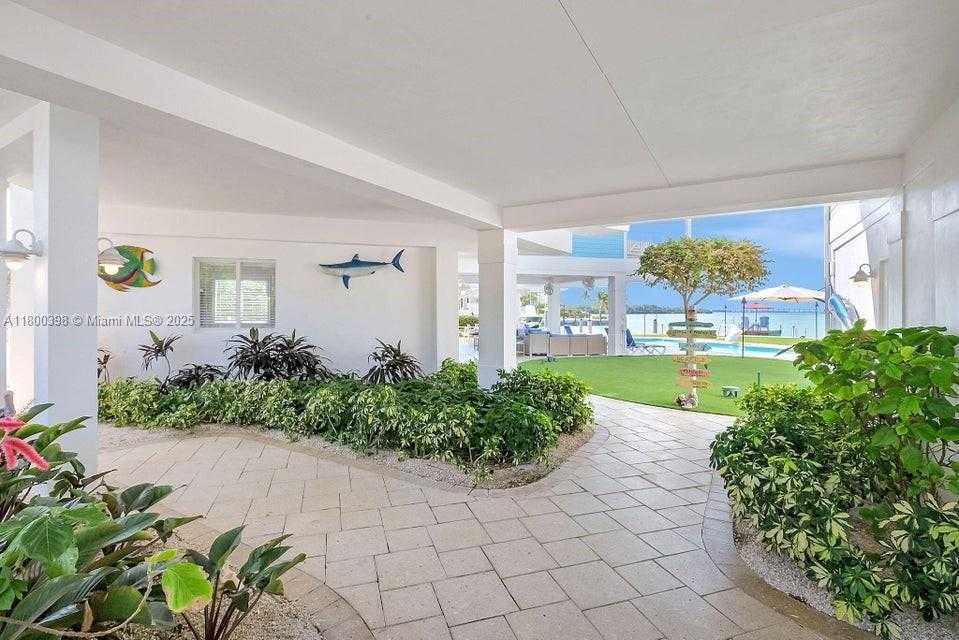 Small Image of 162 BAYVIEW DR, Islamorada Number 9