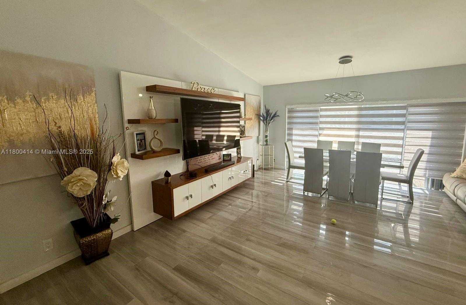 Small Image of 4909 BAYBERRY LN, Tamarac Number 12