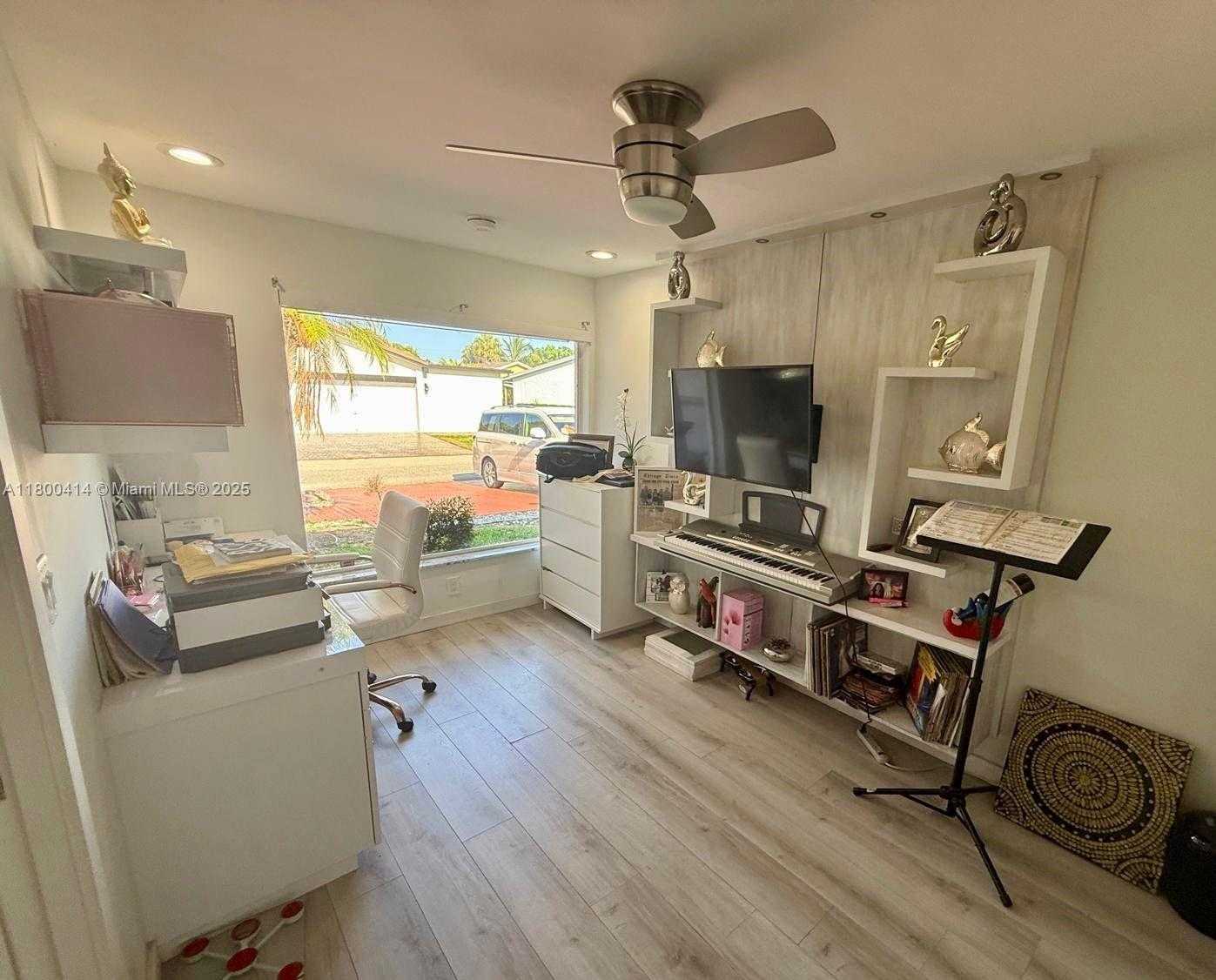 Small Image of 4909 BAYBERRY LN, Tamarac Number 21