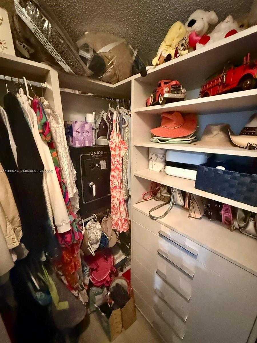 Small Image of 4909 BAYBERRY LN, Tamarac Number 23
