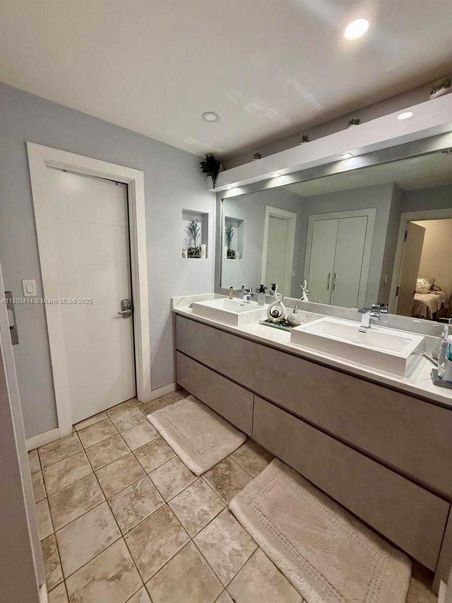 Small Image of 4909 BAYBERRY LN, Tamarac Number 27