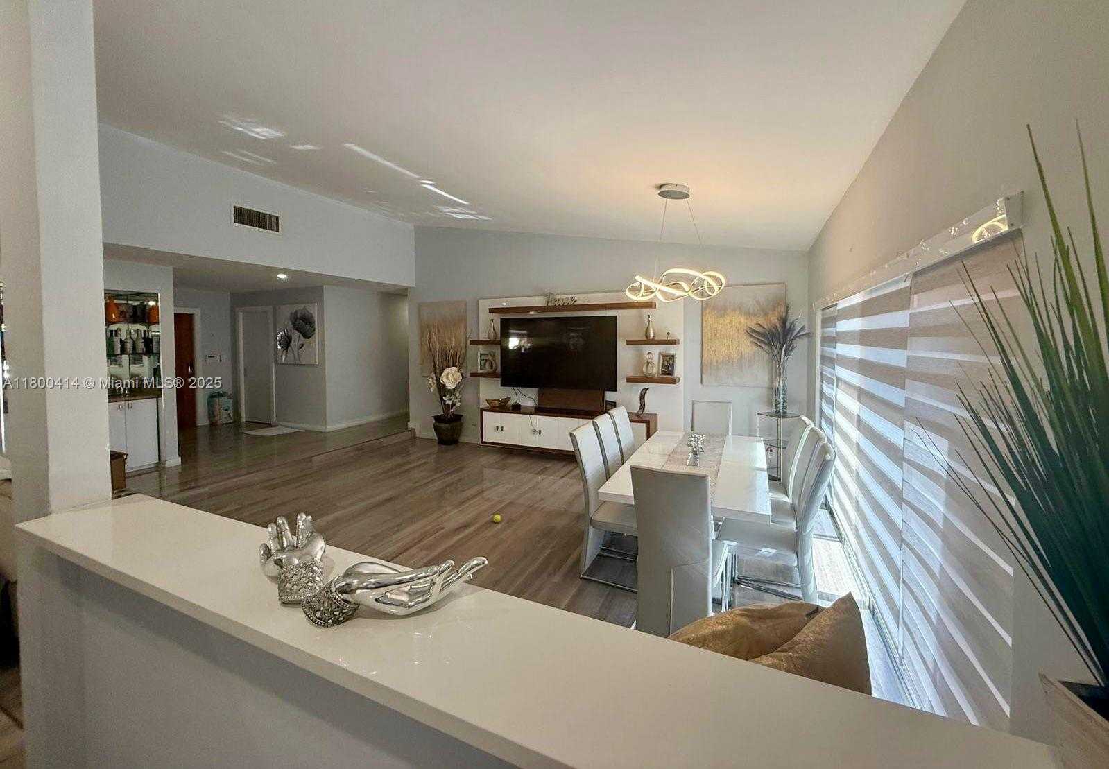 Small Image of 4909 BAYBERRY LN, Tamarac Number 7