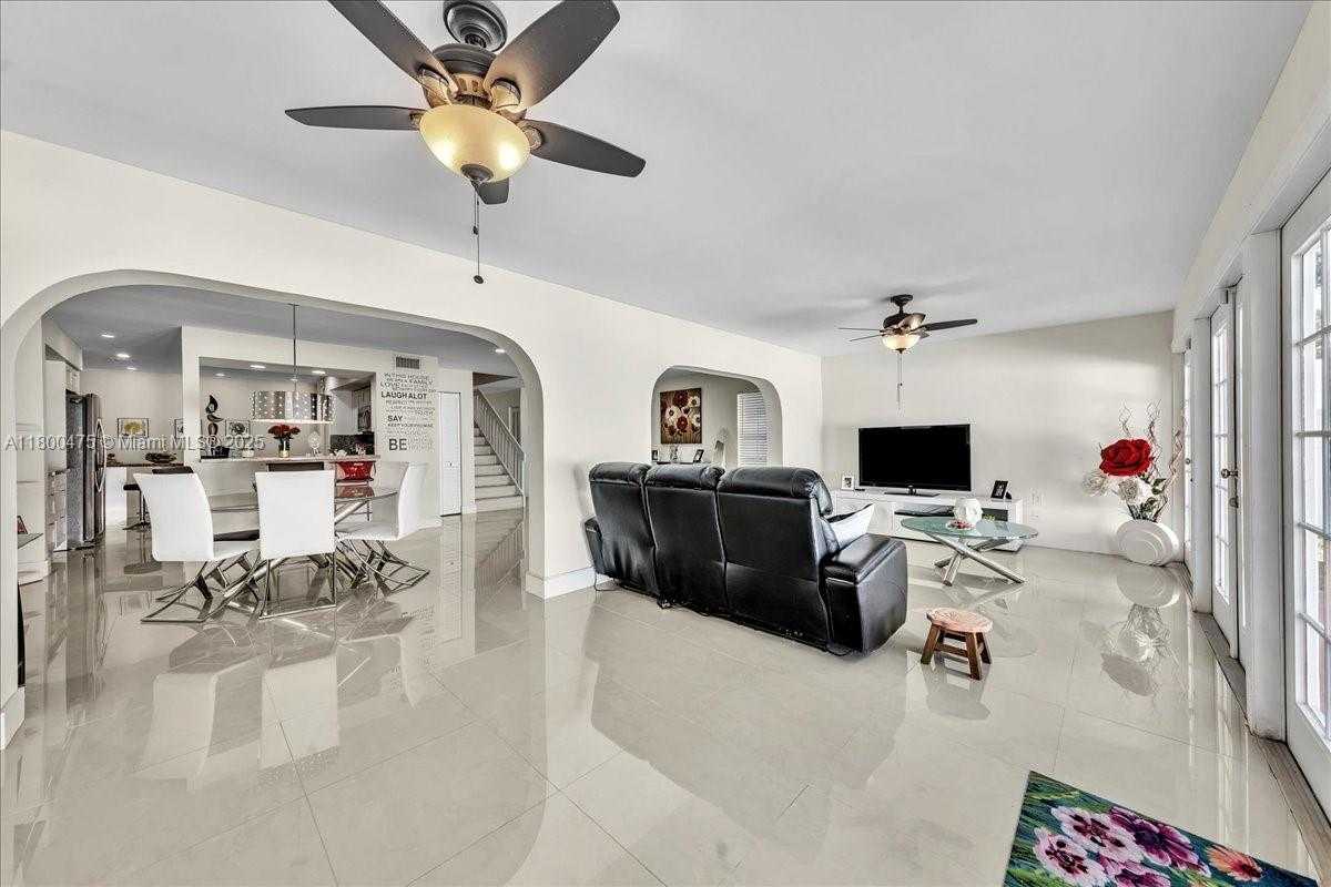 Small Image of 1060 SOUTH WEST 111TH WAY, Davie Number 13