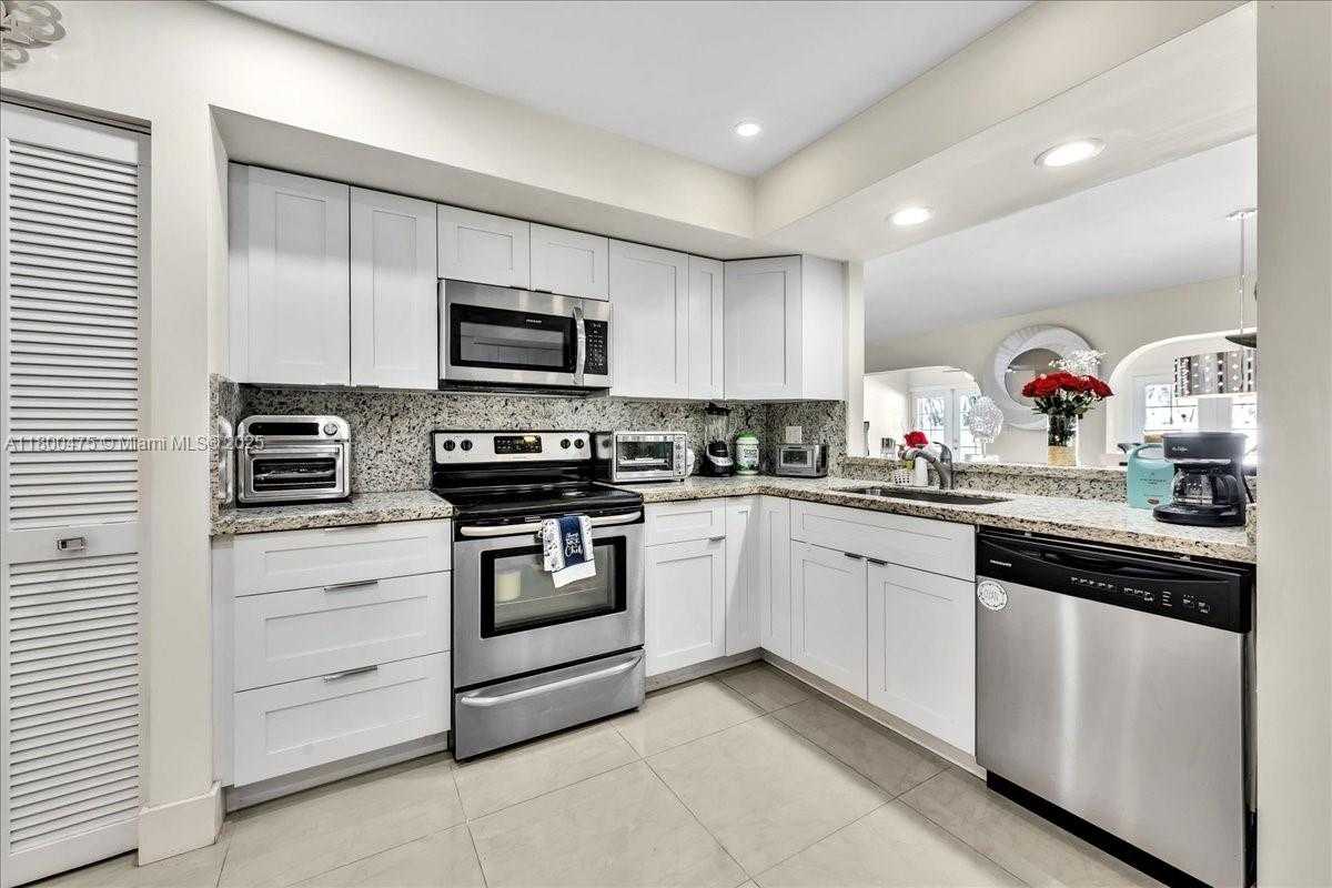 Small Image of 1060 SOUTH WEST 111TH WAY, Davie Number 20