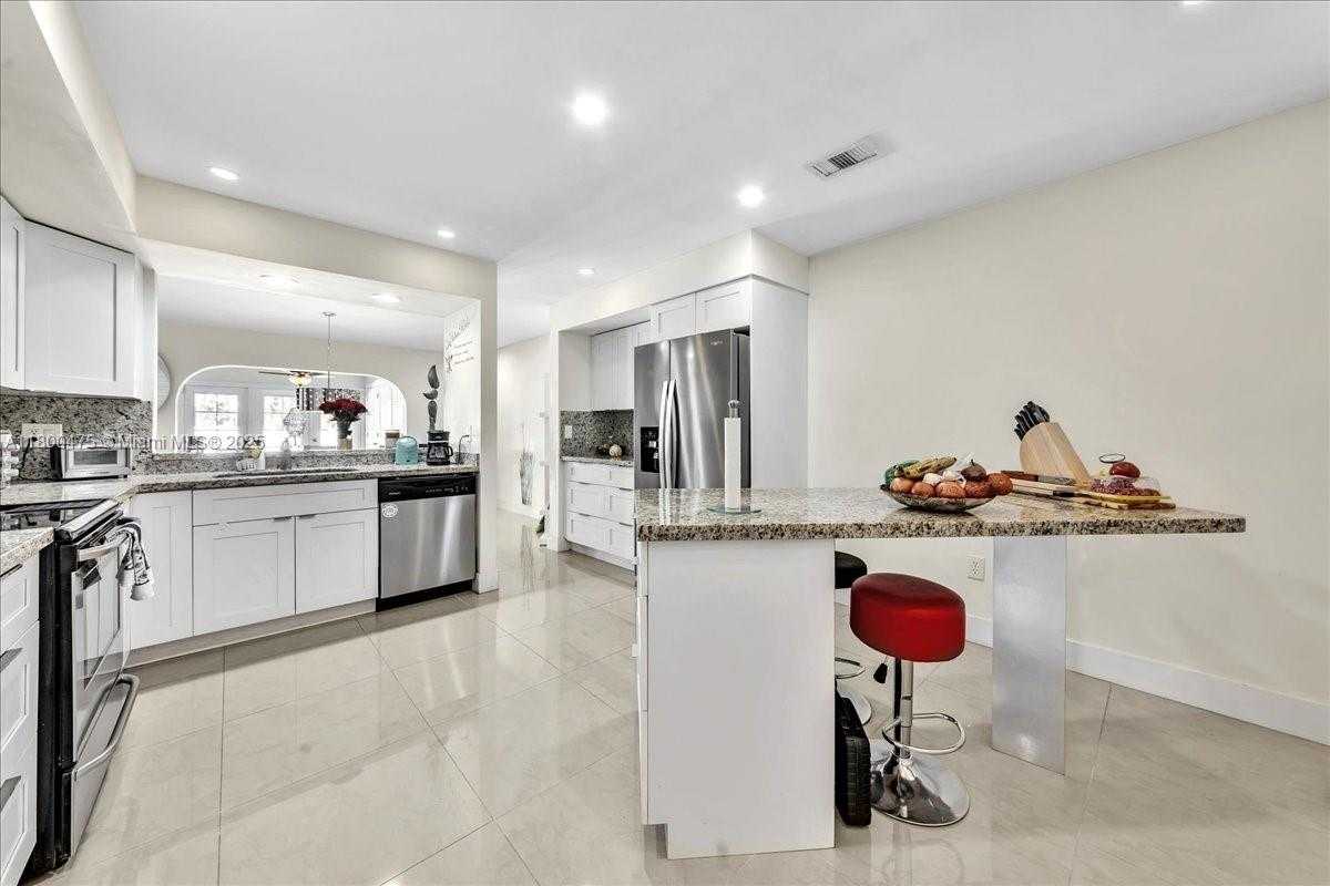 Small Image of 1060 SOUTH WEST 111TH WAY, Davie Number 24