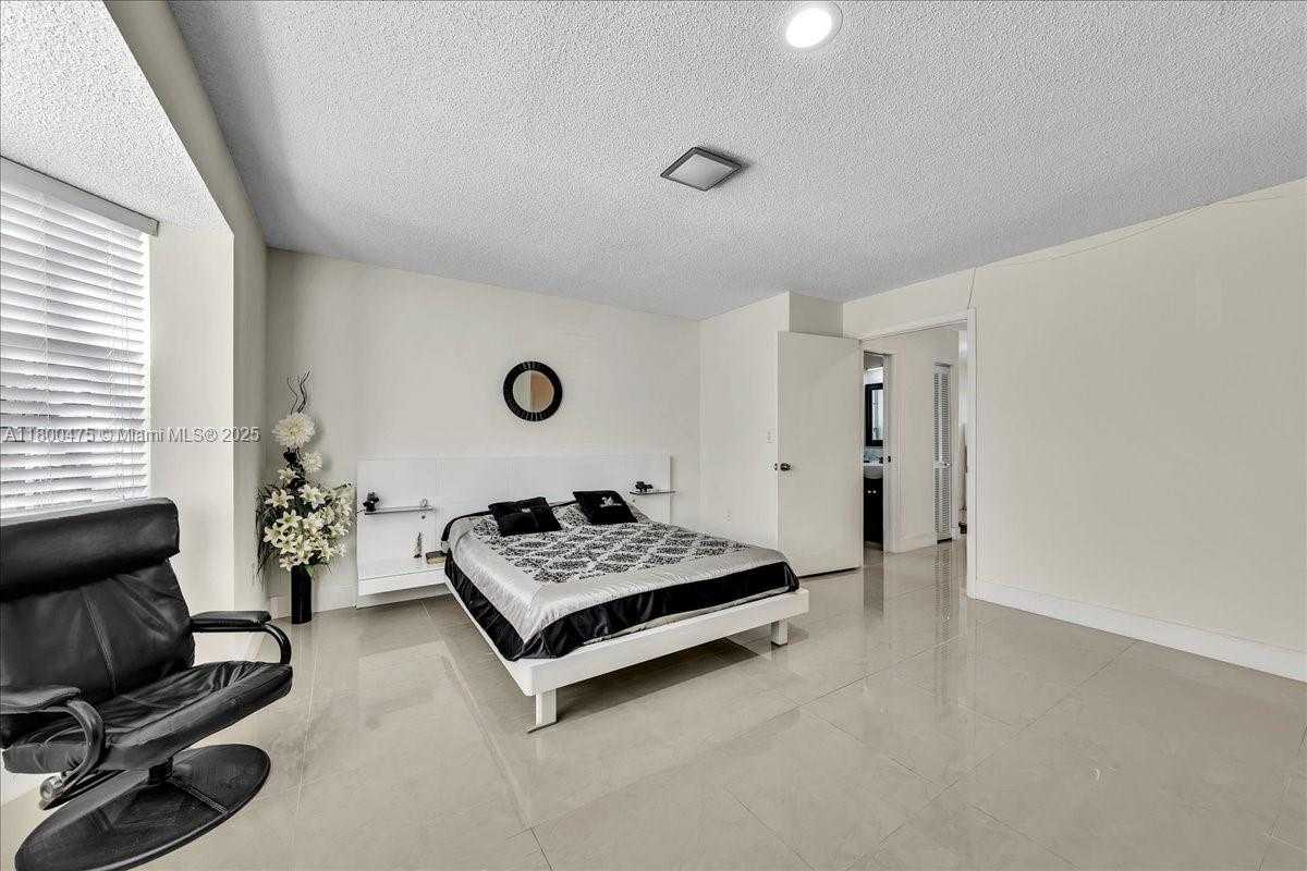 Small Image of 1060 SOUTH WEST 111TH WAY, Davie Number 30