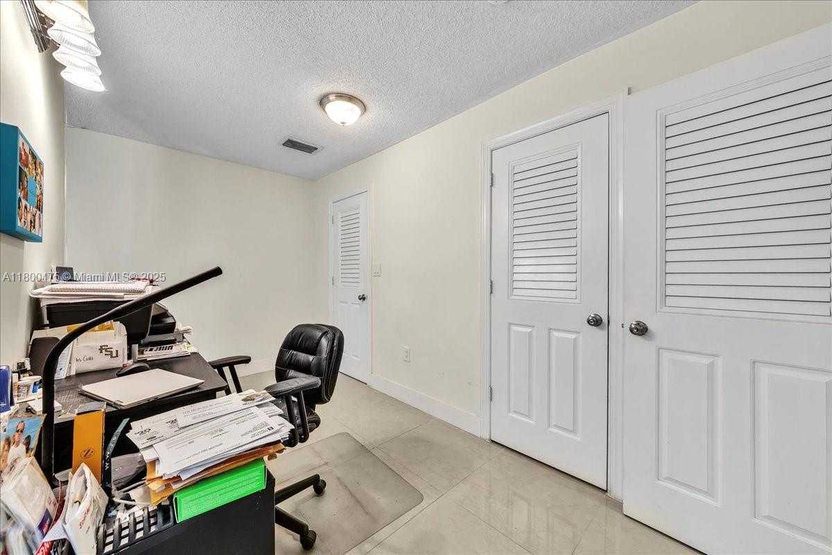 Small Image of 1060 SOUTH WEST 111TH WAY, Davie Number 31