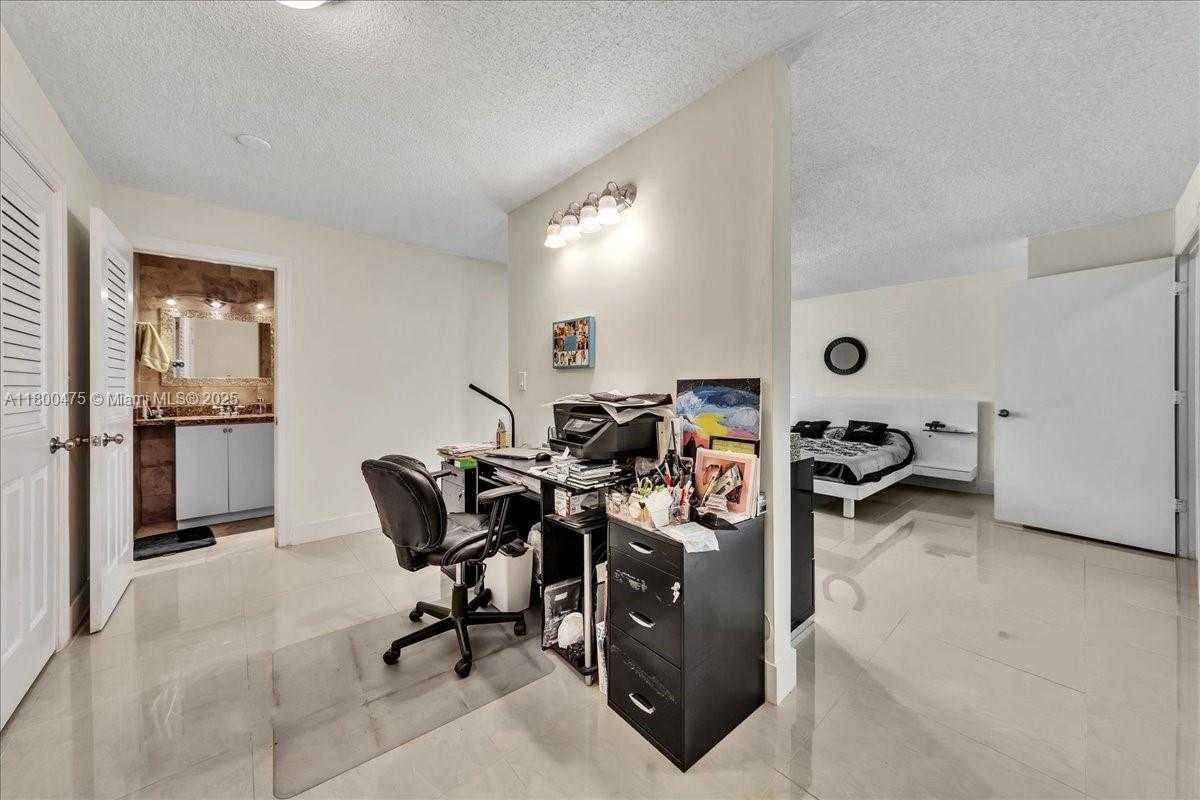 Small Image of 1060 SOUTH WEST 111TH WAY, Davie Number 32
