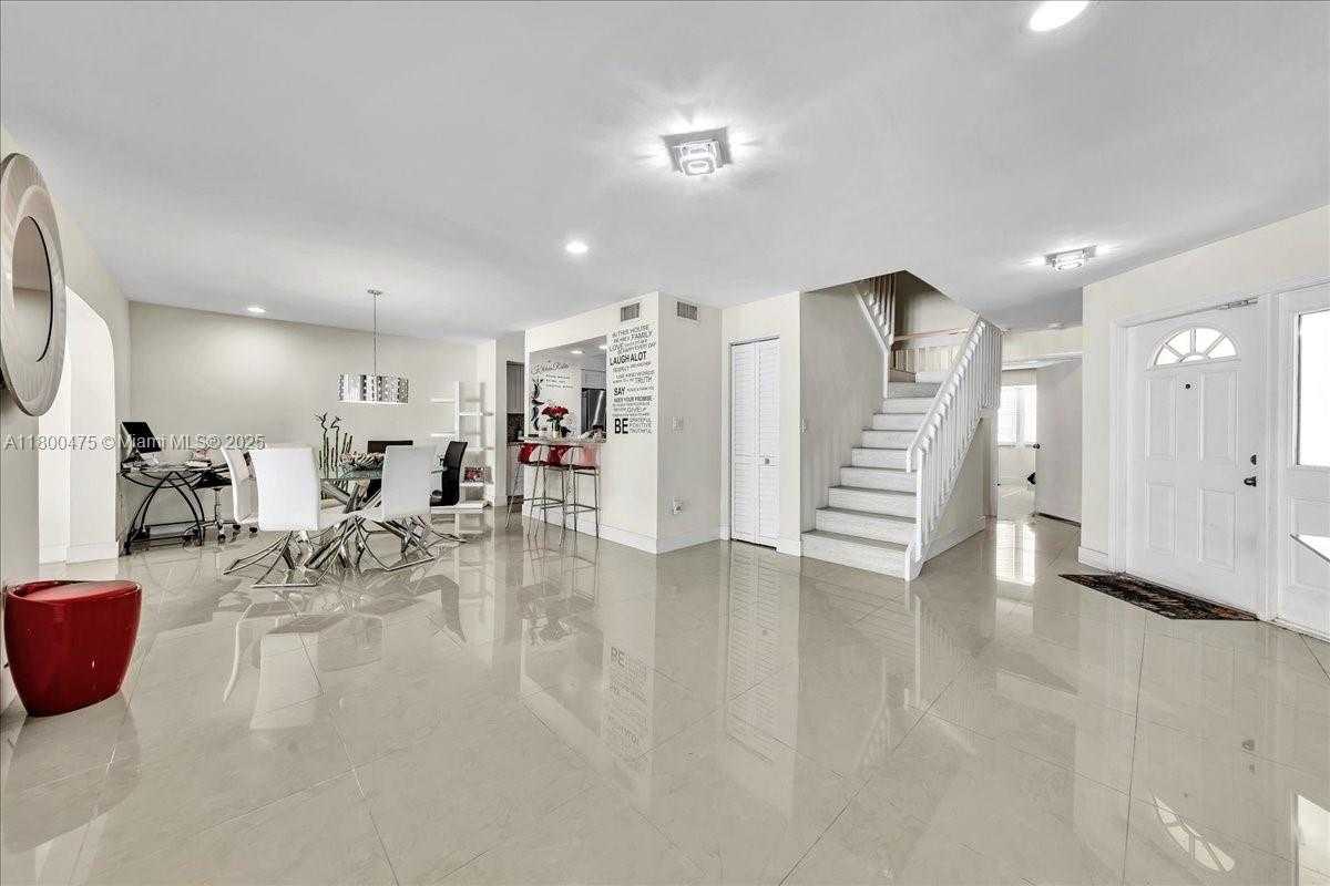 Small Image of 1060 SOUTH WEST 111TH WAY, Davie Number 4