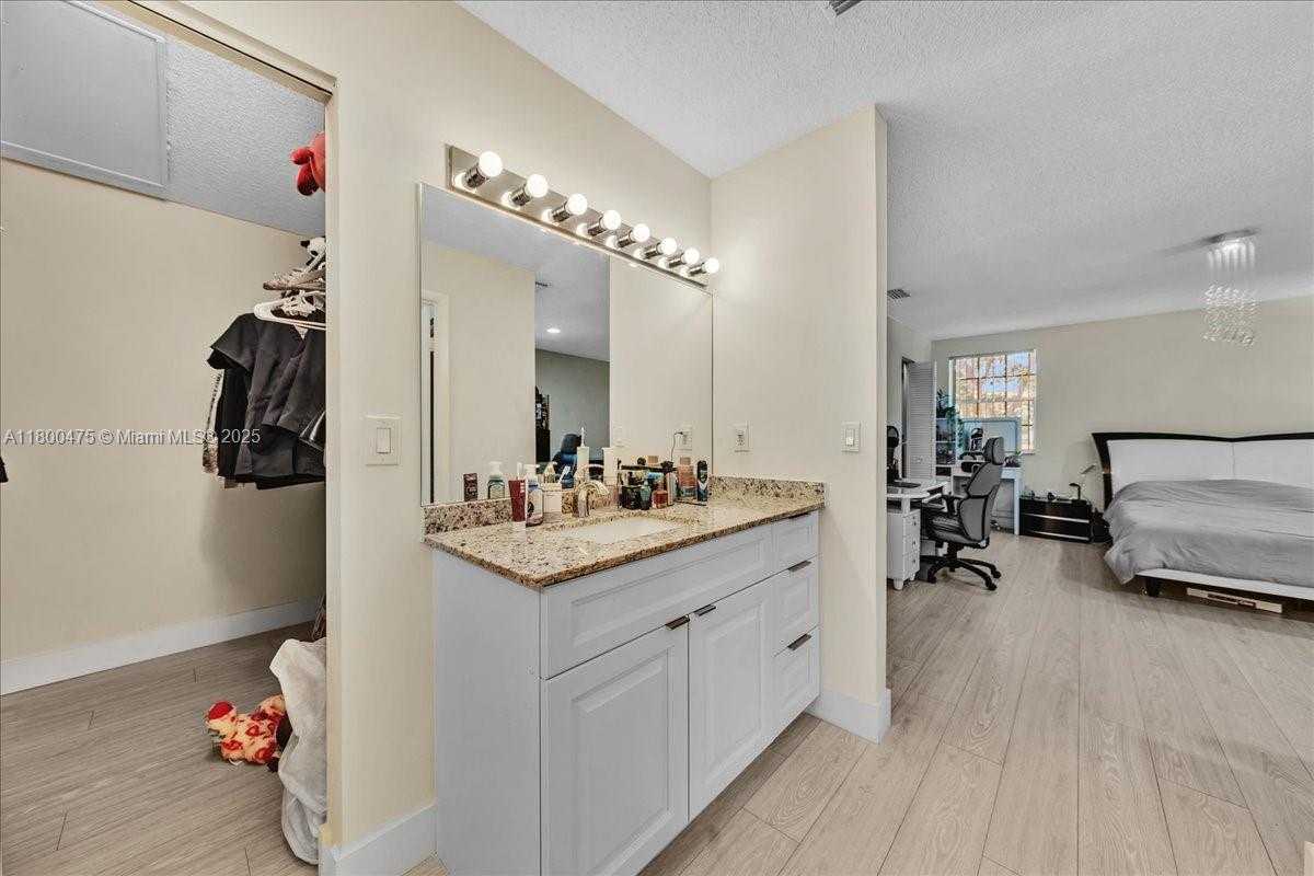 Small Image of 1060 SOUTH WEST 111TH WAY, Davie Number 42