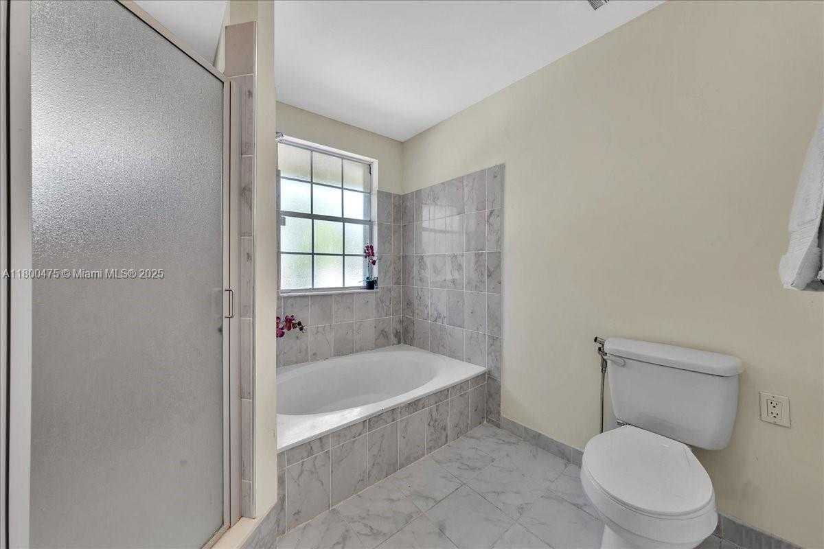 Small Image of 1060 SOUTH WEST 111TH WAY, Davie Number 43