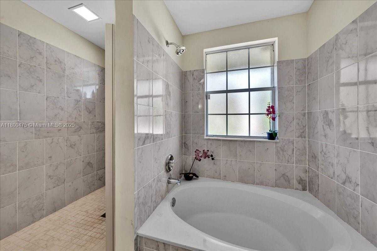Small Image of 1060 SOUTH WEST 111TH WAY, Davie Number 44