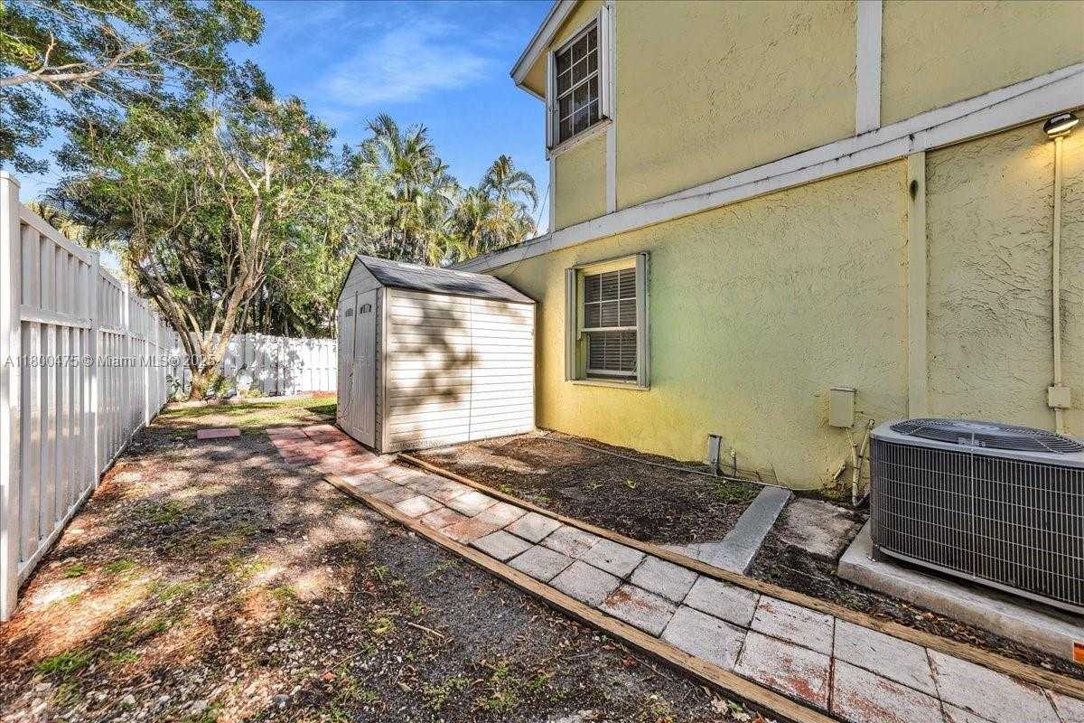 Small Image of 1060 SOUTH WEST 111TH WAY, Davie Number 53