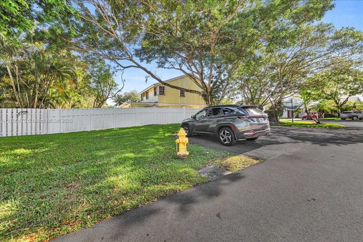 Small Image of 1060 SOUTH WEST 111TH WAY, Davie Number 61