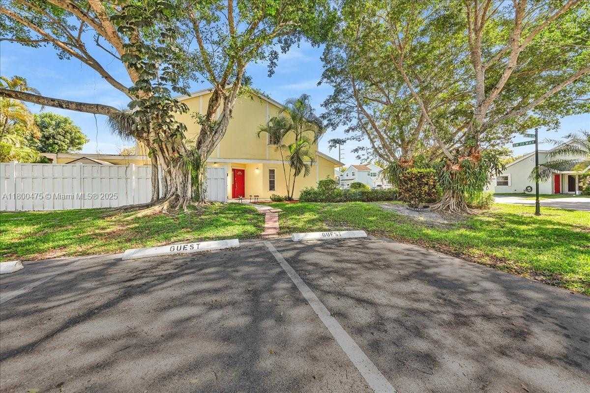 Small Image of 1060 SOUTH WEST 111TH WAY, Davie Number 64