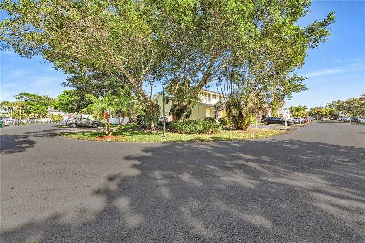 Small Image of 1060 SOUTH WEST 111TH WAY, Davie Number 65