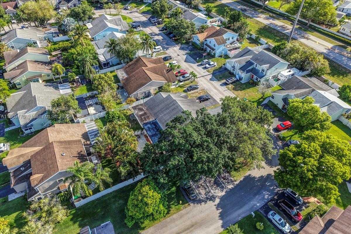Small Image of 1060 SOUTH WEST 111TH WAY, Davie Number 67