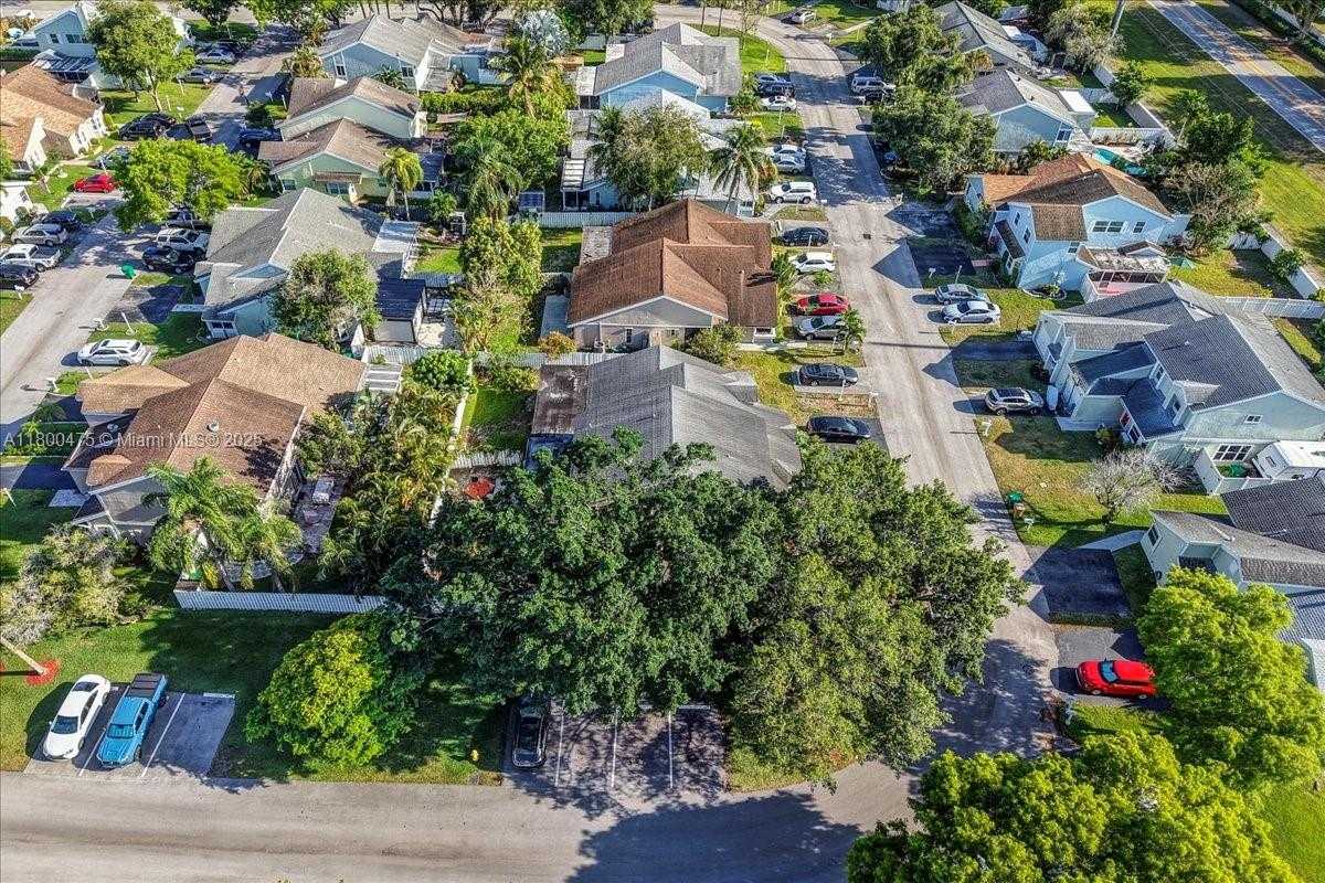 Small Image of 1060 SOUTH WEST 111TH WAY, Davie Number 68