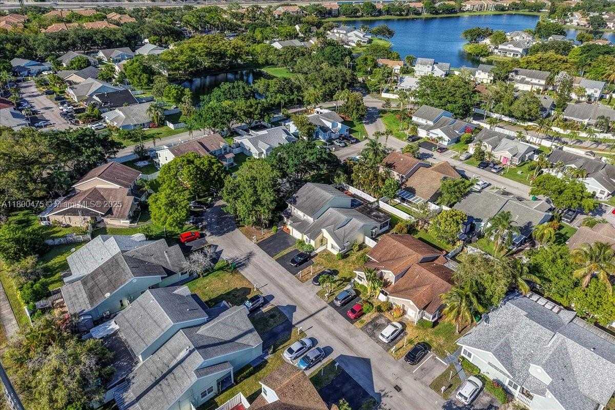 Small Image of 1060 SOUTH WEST 111TH WAY, Davie Number 73