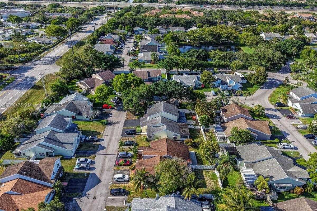 Small Image of 1060 SOUTH WEST 111TH WAY, Davie Number 74