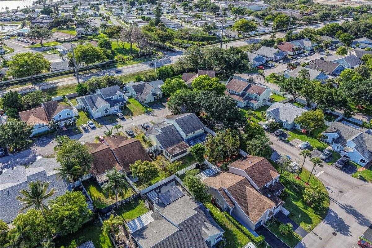 Small Image of 1060 SOUTH WEST 111TH WAY, Davie Number 76