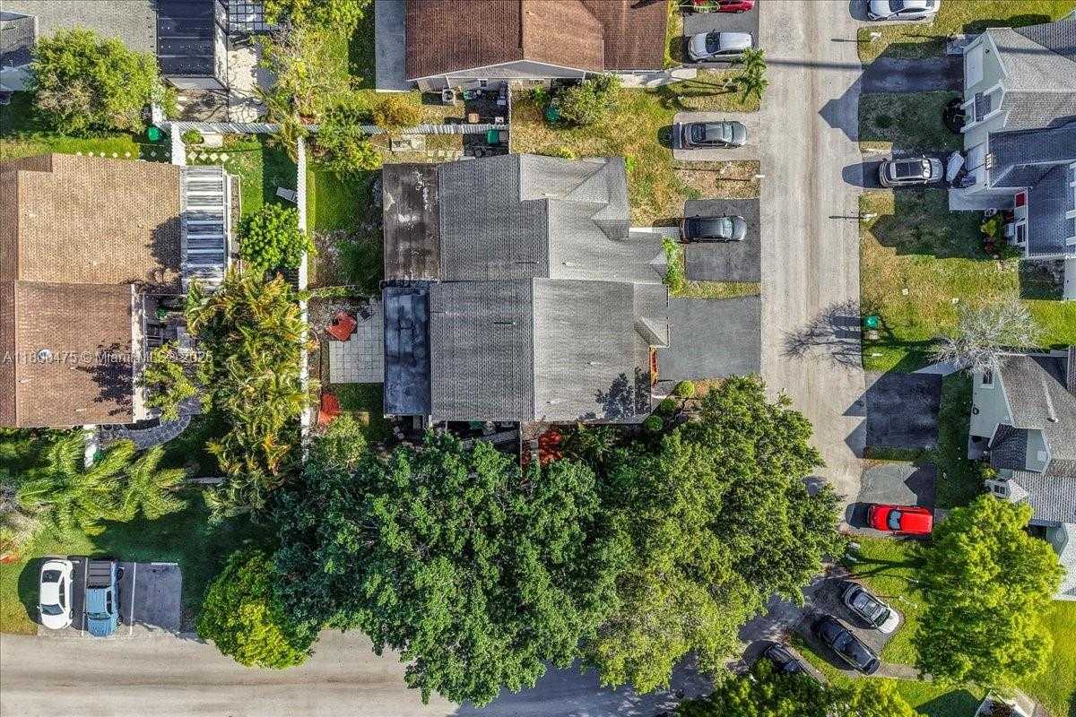 Small Image of 1060 SOUTH WEST 111TH WAY, Davie Number 77
