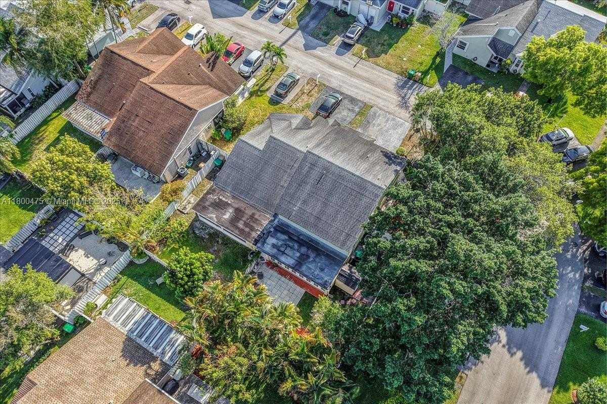 Small Image of 1060 SOUTH WEST 111TH WAY, Davie Number 78