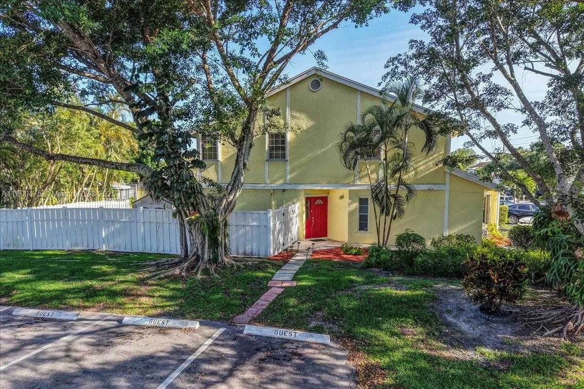 Small Image of 1060 SOUTH WEST 111TH WAY, Davie Number 79