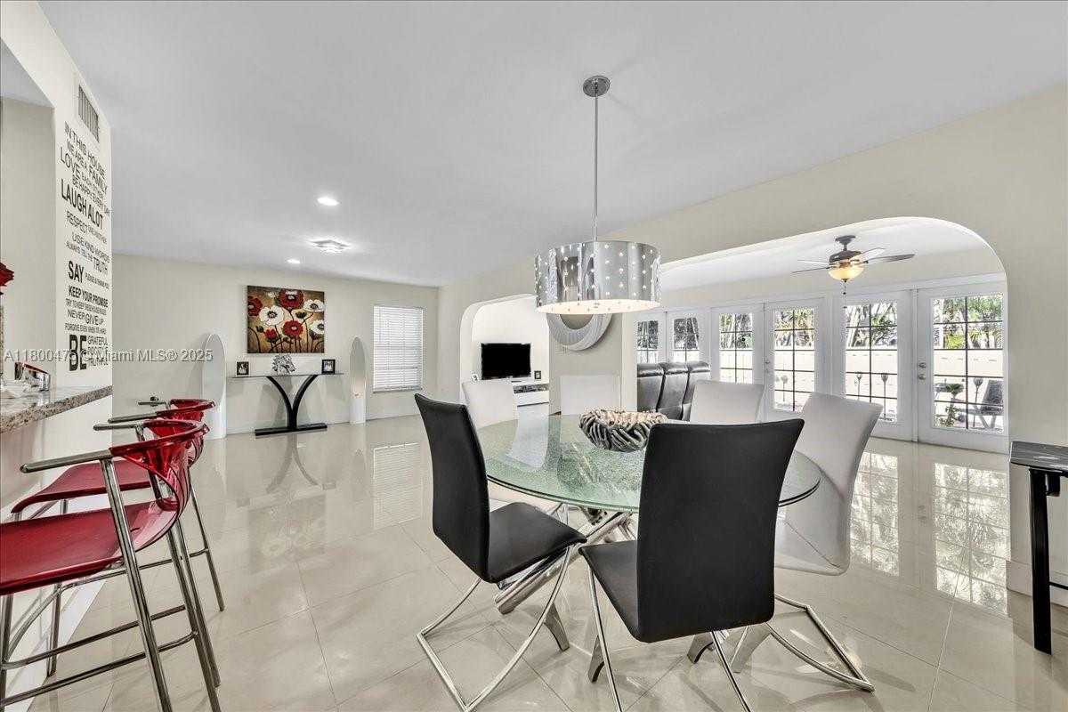 Small Image of 1060 SOUTH WEST 111TH WAY, Davie Number 9