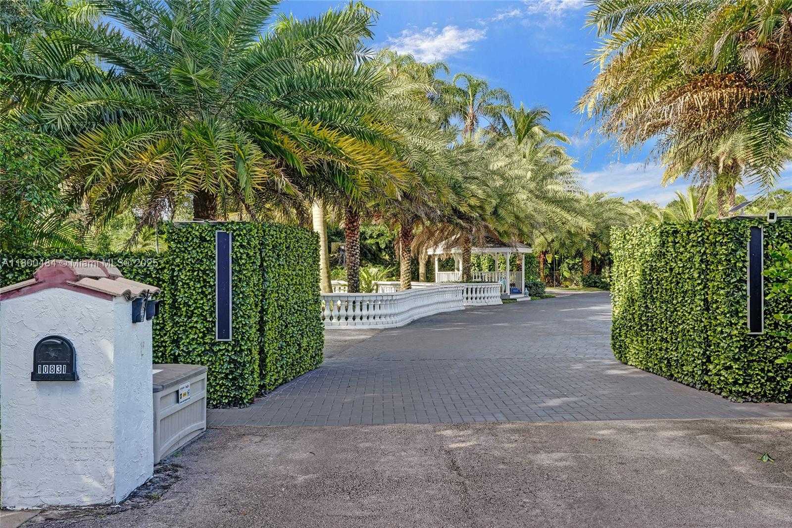 Small Image of 10831 SOUTH WEST 51ST CT, Davie Number 10