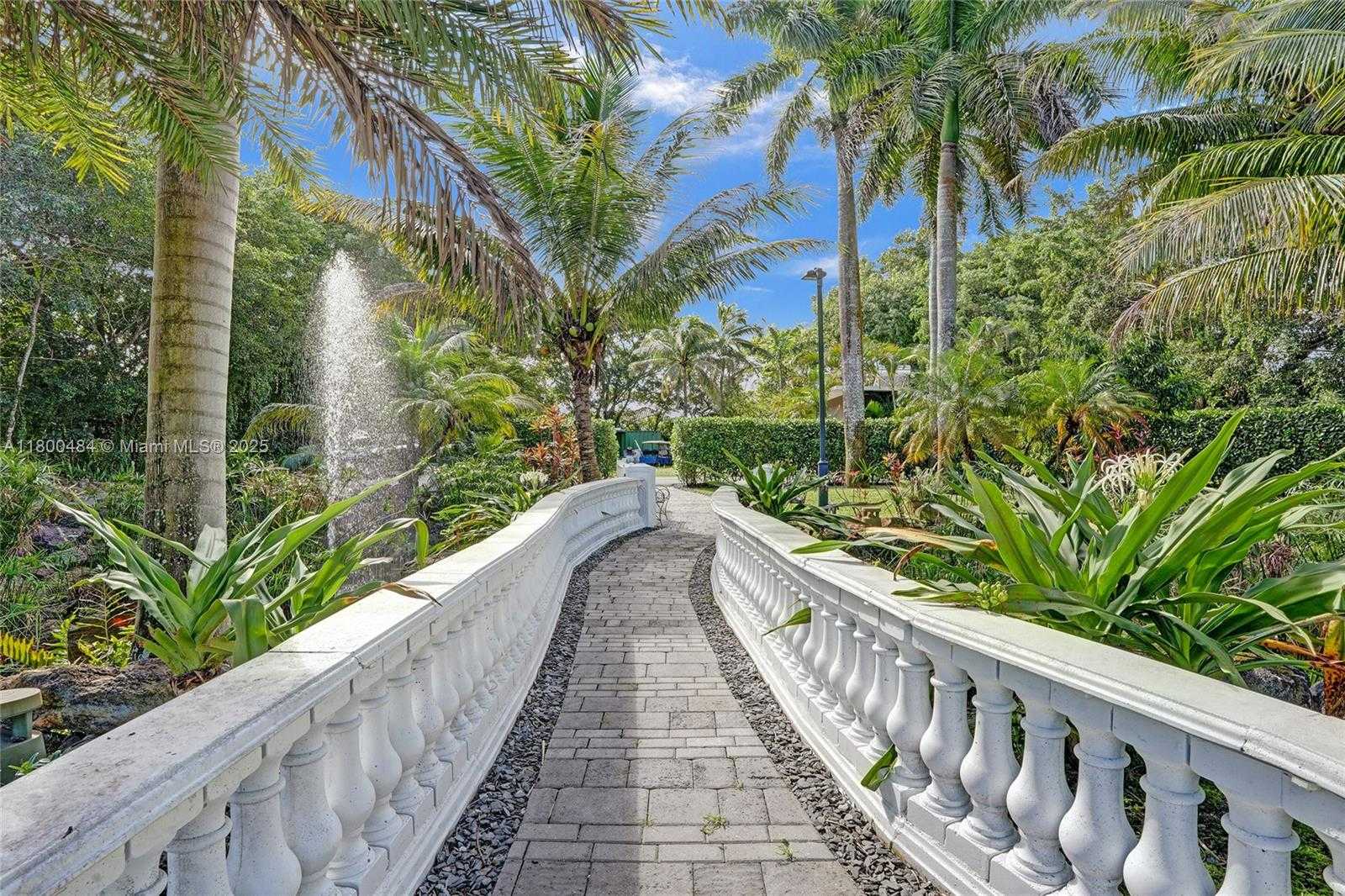 Small Image of 10831 SOUTH WEST 51ST CT, Davie Number 15