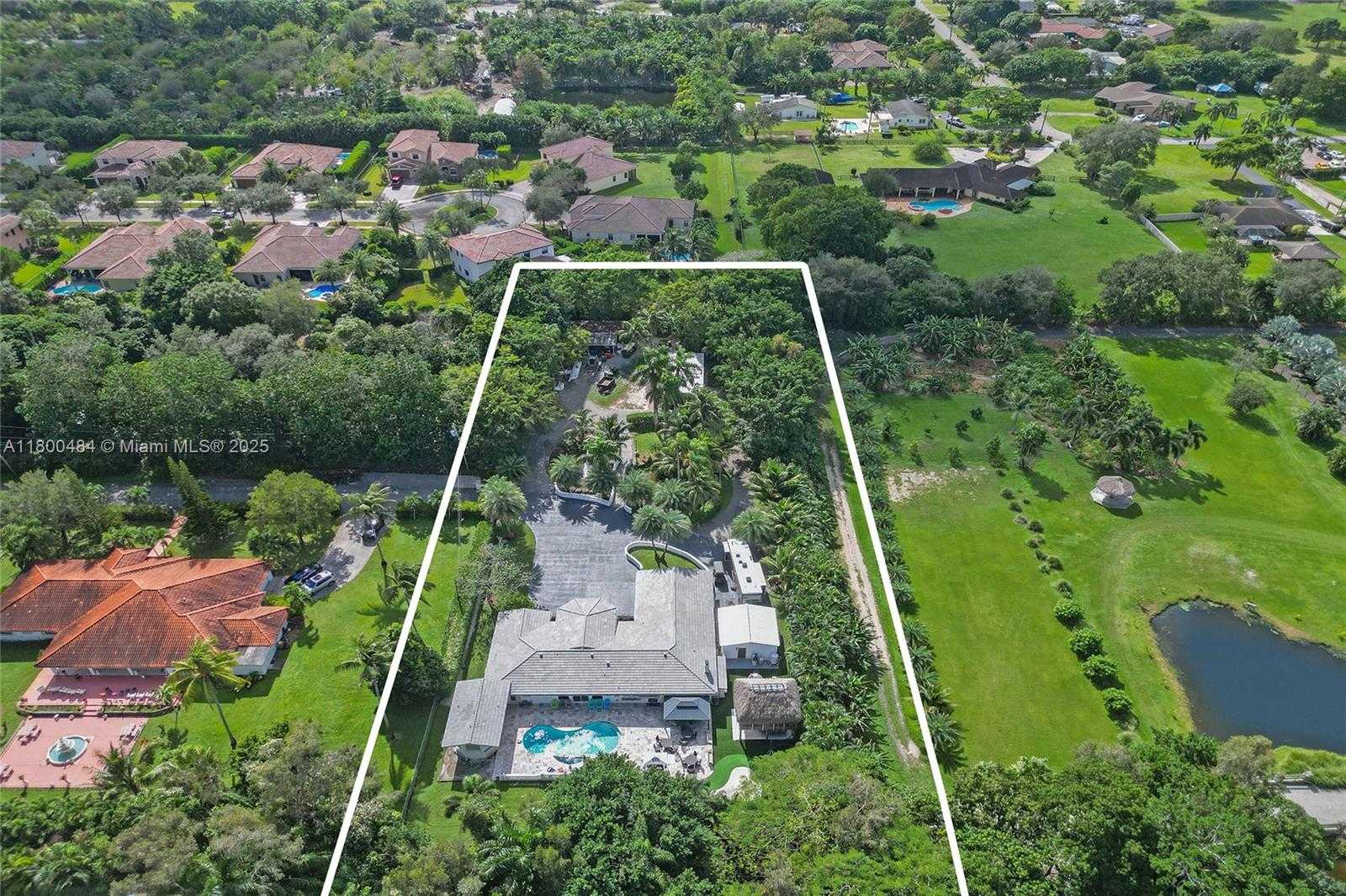Small Image of 10831 SOUTH WEST 51ST CT, Davie Number 2