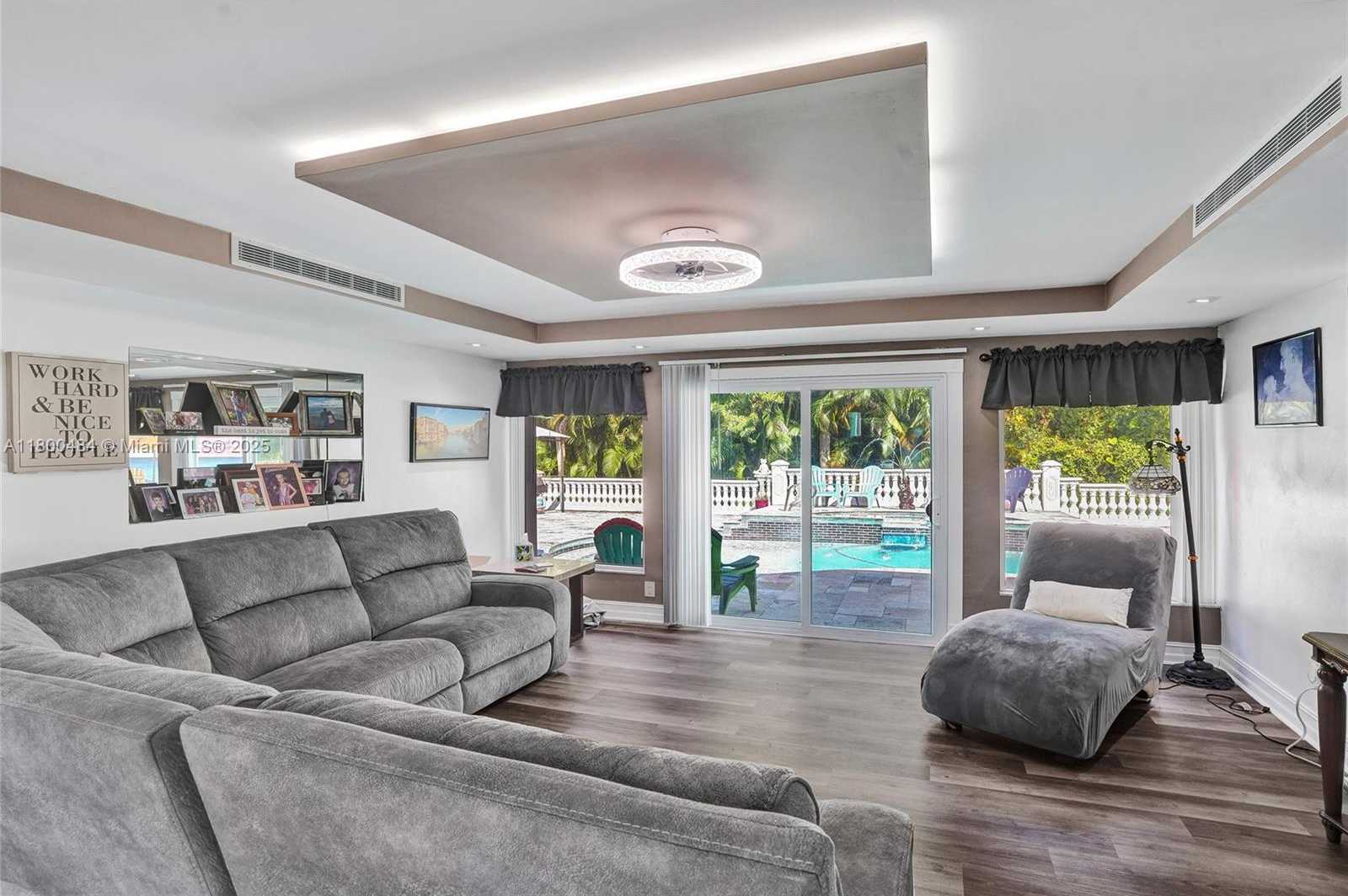 Small Image of 10831 SOUTH WEST 51ST CT, Davie Number 24