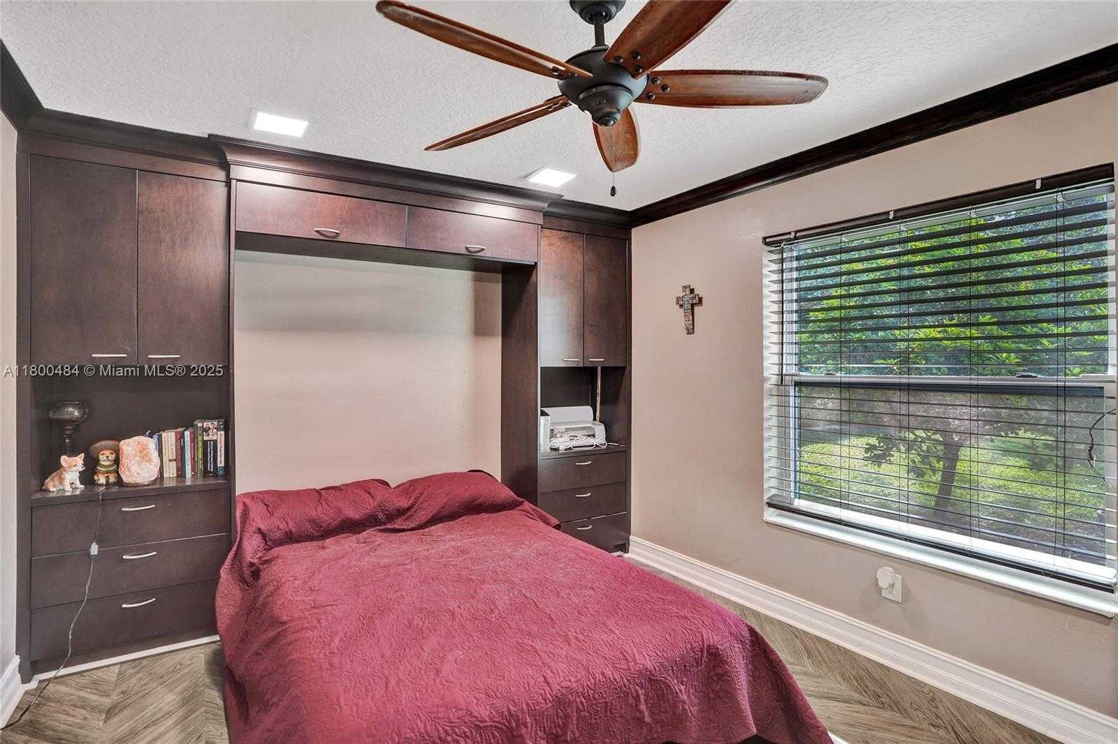 Small Image of 10831 SOUTH WEST 51ST CT, Davie Number 26