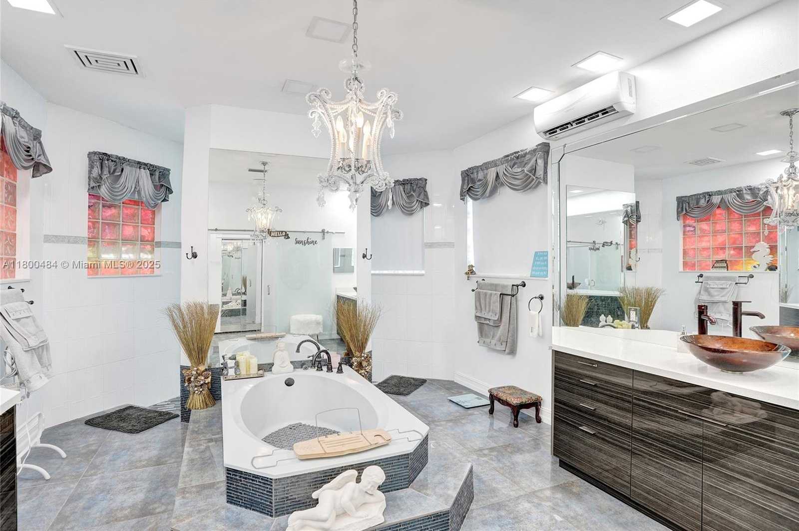 Small Image of 10831 SOUTH WEST 51ST CT, Davie Number 34